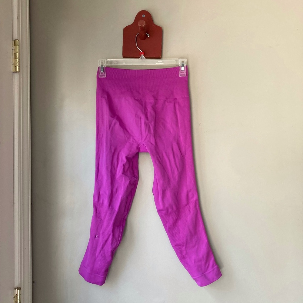 Lululemon Zoned In 3/4 Tight Raspberry 8 - Picture 4 of 7